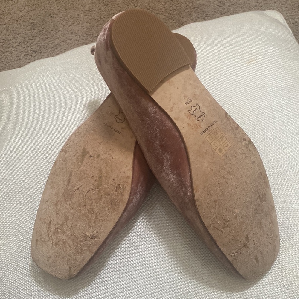 Size 9 1/2 - Picture 2 of 3